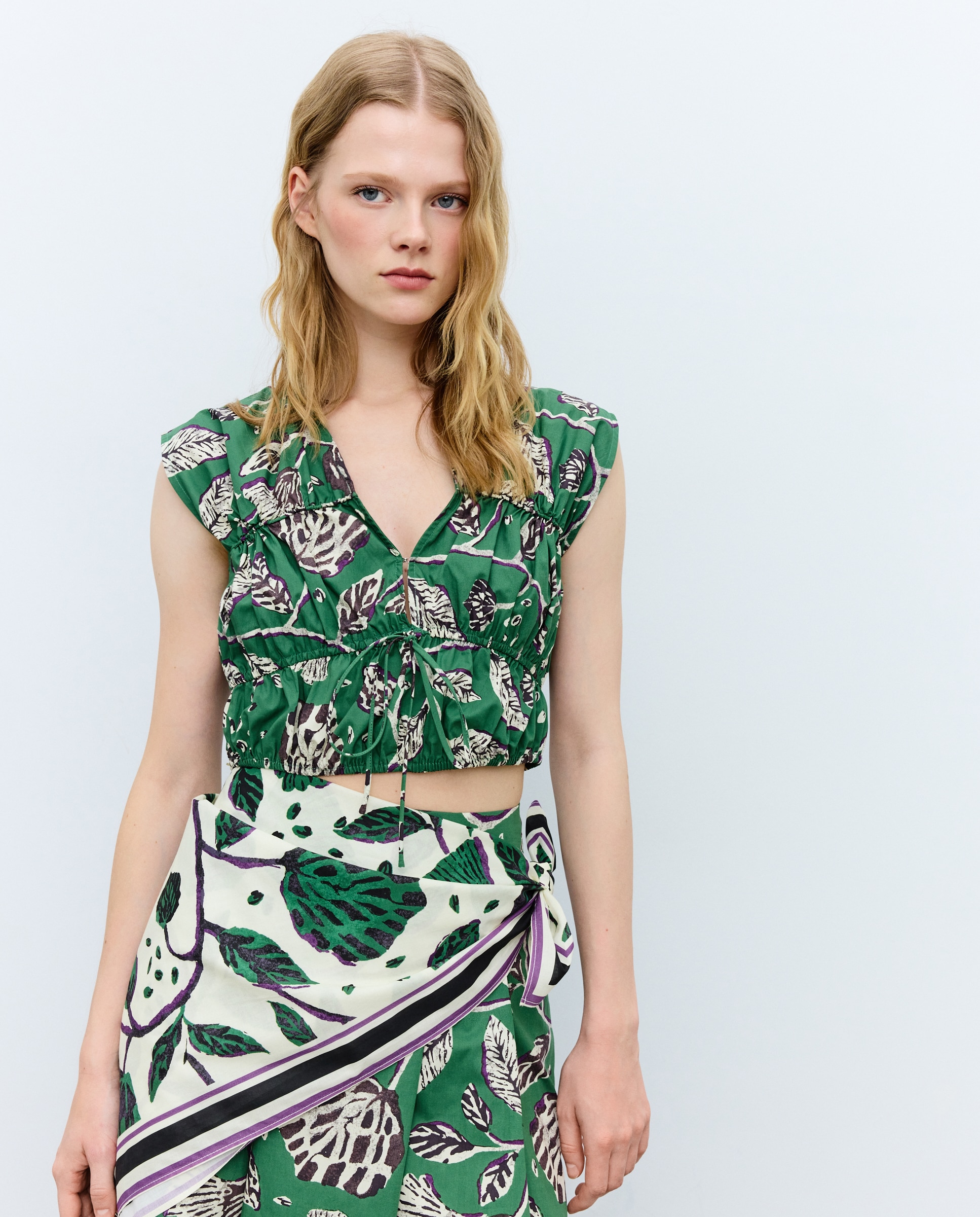 Blusa de mujer sin mangas estampada