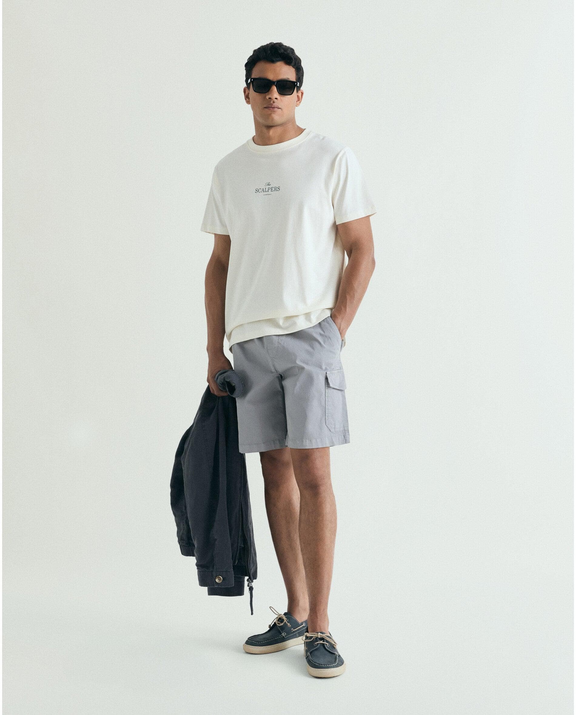 Bermuda cargo de hombre con cintura elástica y cordón de ajuste